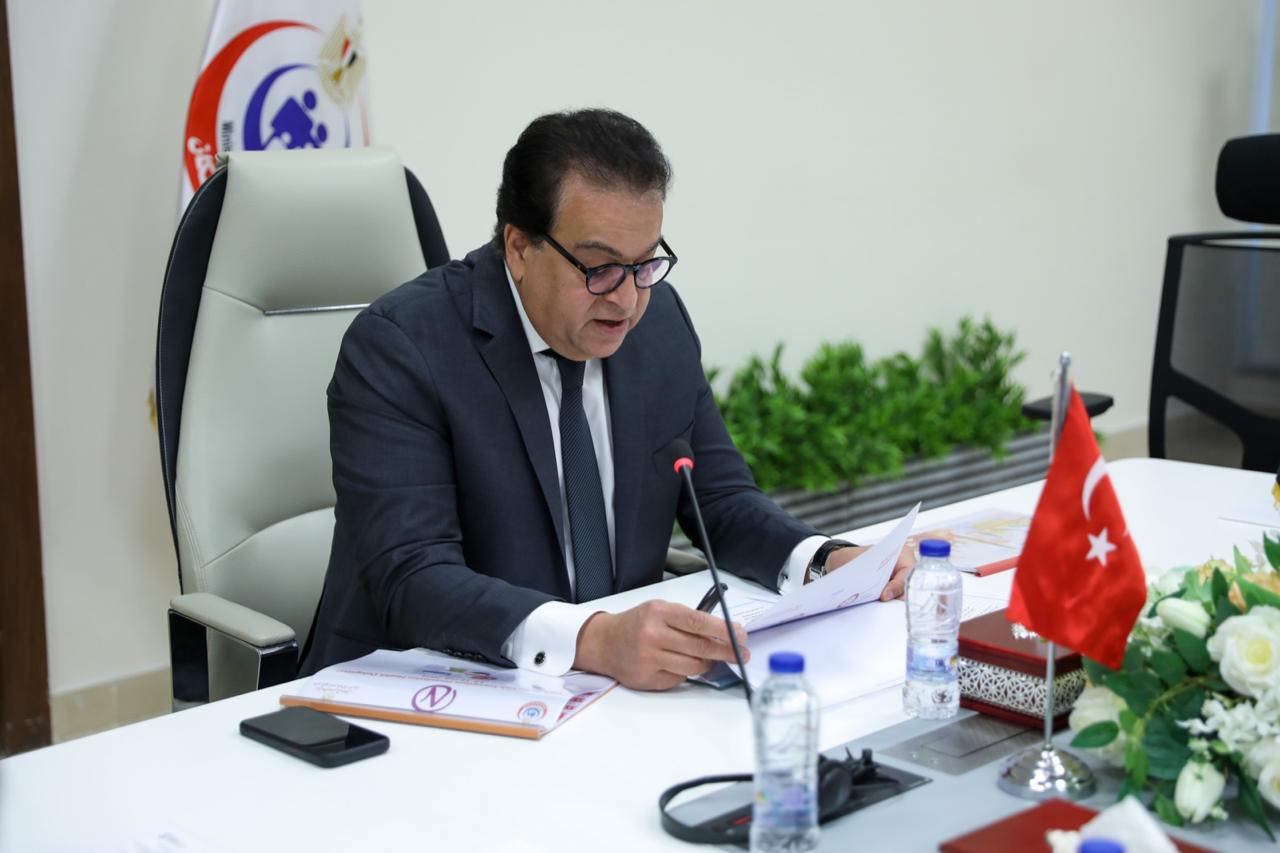 وزير الصحة خلال اللقاء