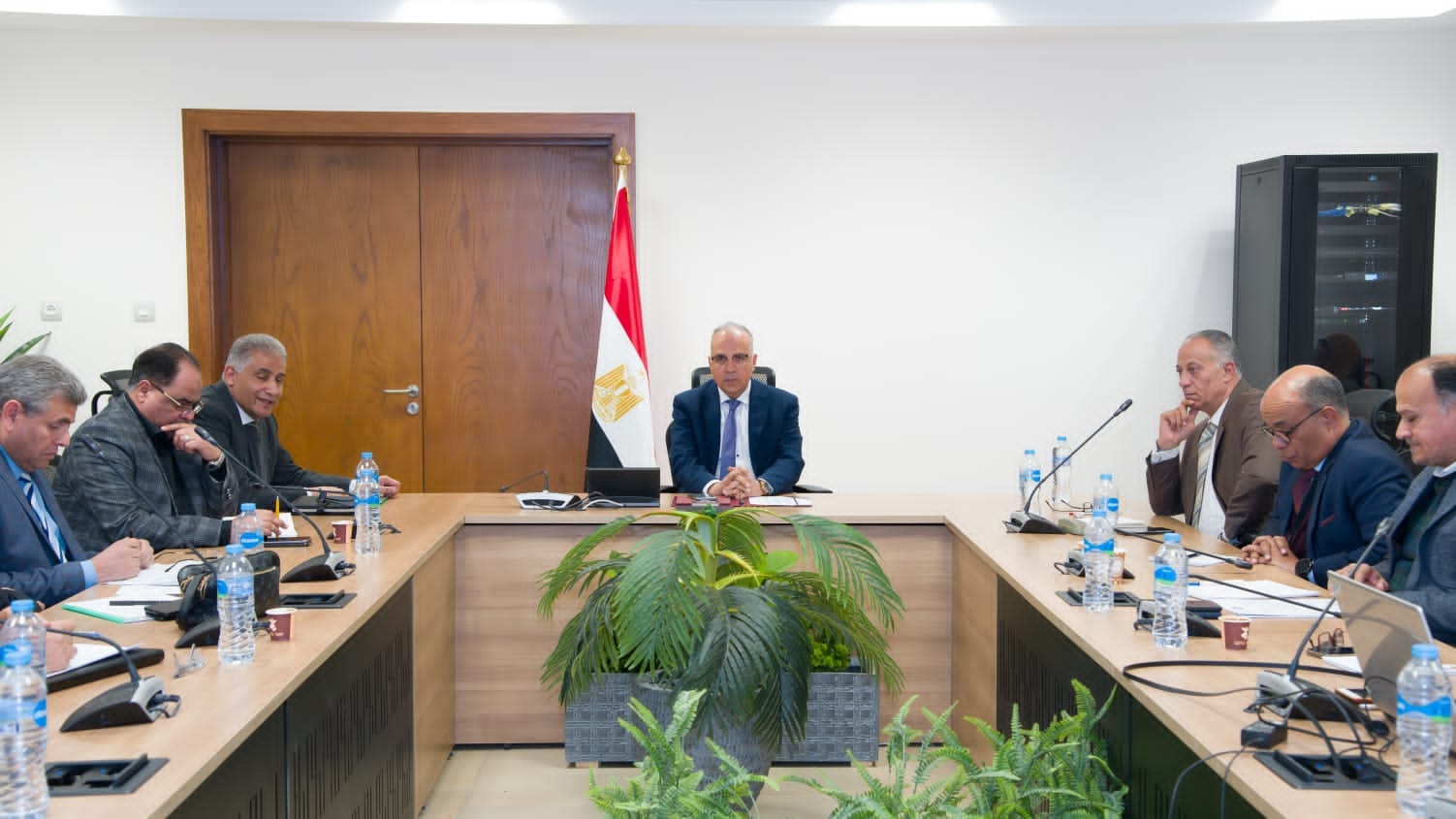 وزير الموارد المائية والري