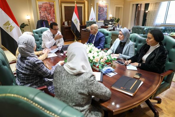 وزير الصحة خلال الاجتماع