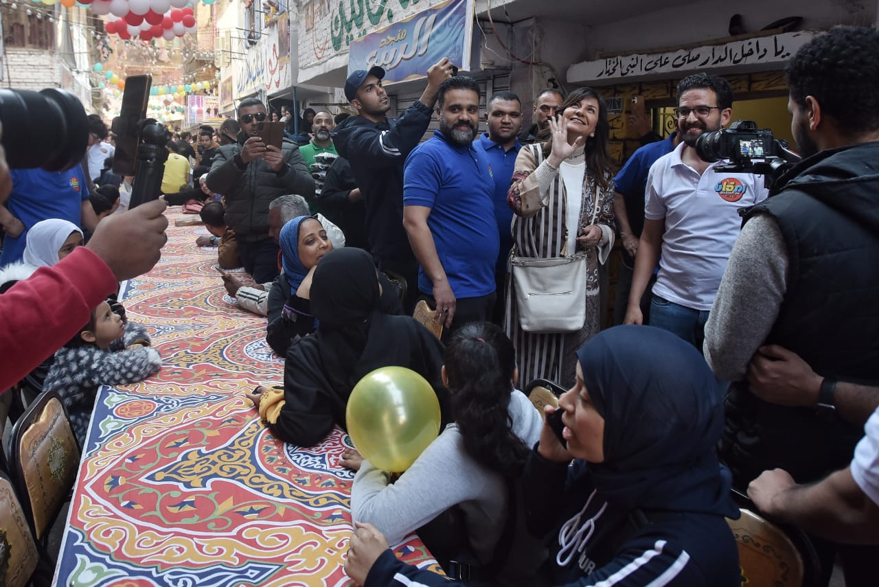 السفيرة نبيلة مكرم وزيرة الهجرة السابقة من حضور حفل إفطار المطرية