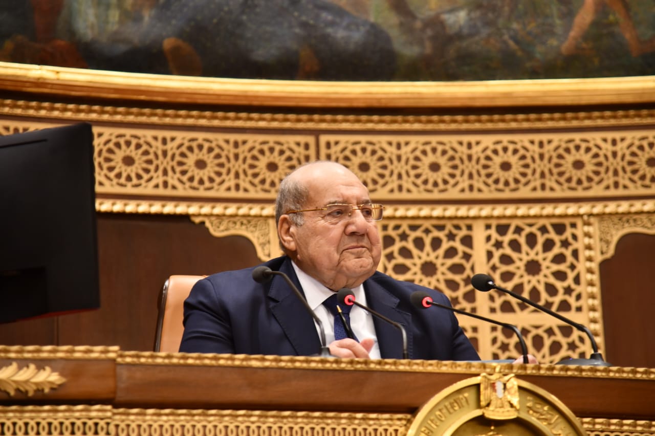 رئيس مجلس الشيوخ في جلسة اليوم