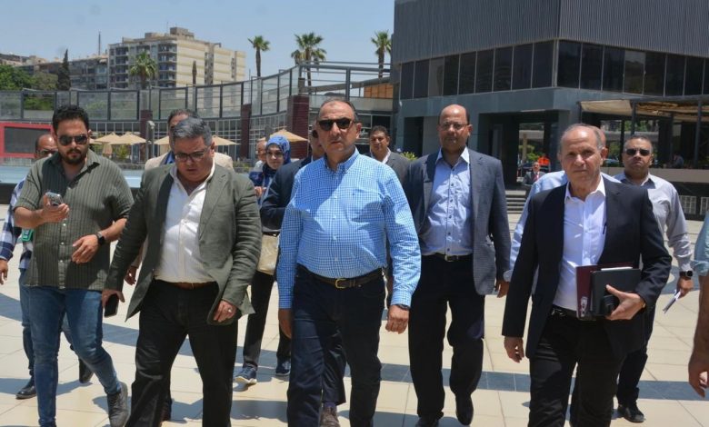 تفقد وزير قطاع الأعمال