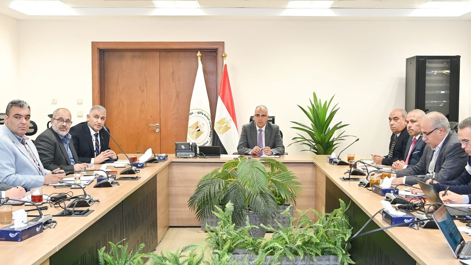 وزير الموارد المائية والرى