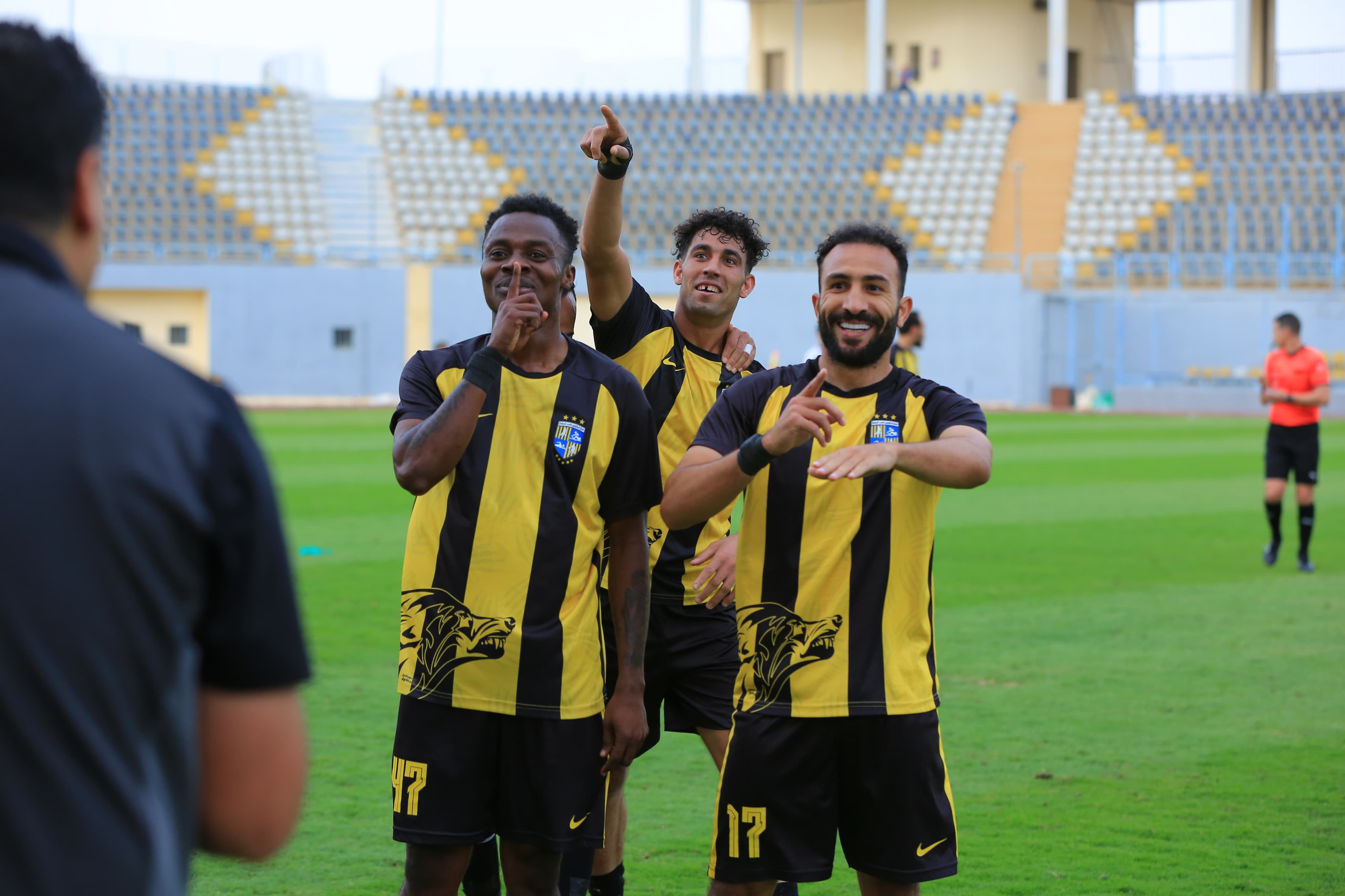 محمد عنتر يقود هجوم المقاولون ضد مودرن سبورت في ختام الدوري