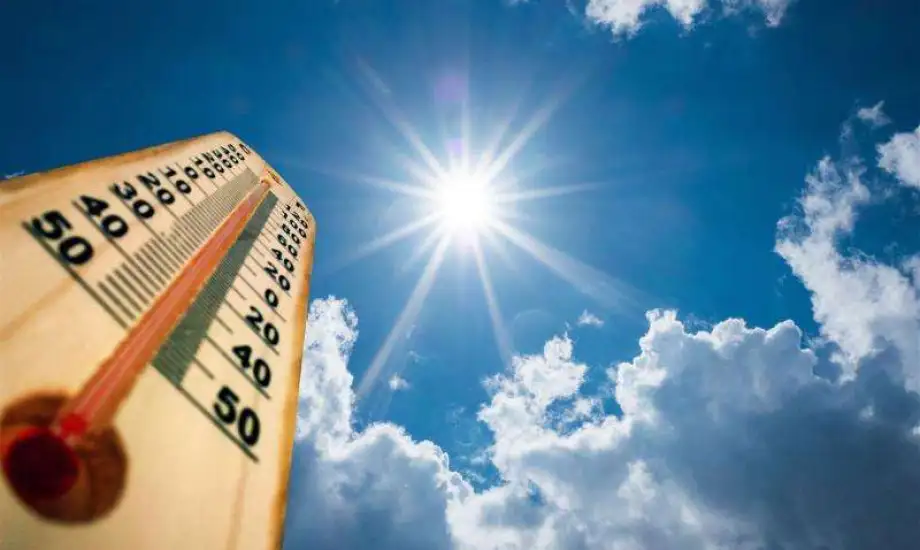 Weather forecast: scattered showers and persistent heat