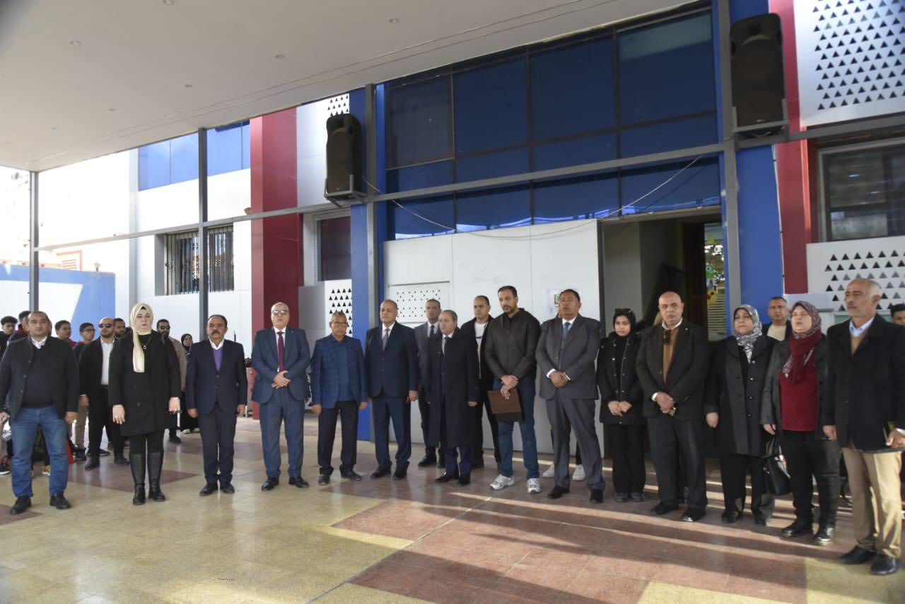 محافظ بورسعيد يزور مدرسة السيف ويعزي أسرة السباح يوسف محمد 