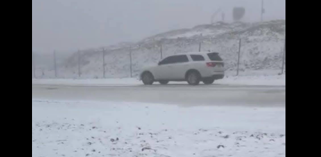 مشهد تاريخي.. تساقط الثلوج على شمال الرياض في السعودية 