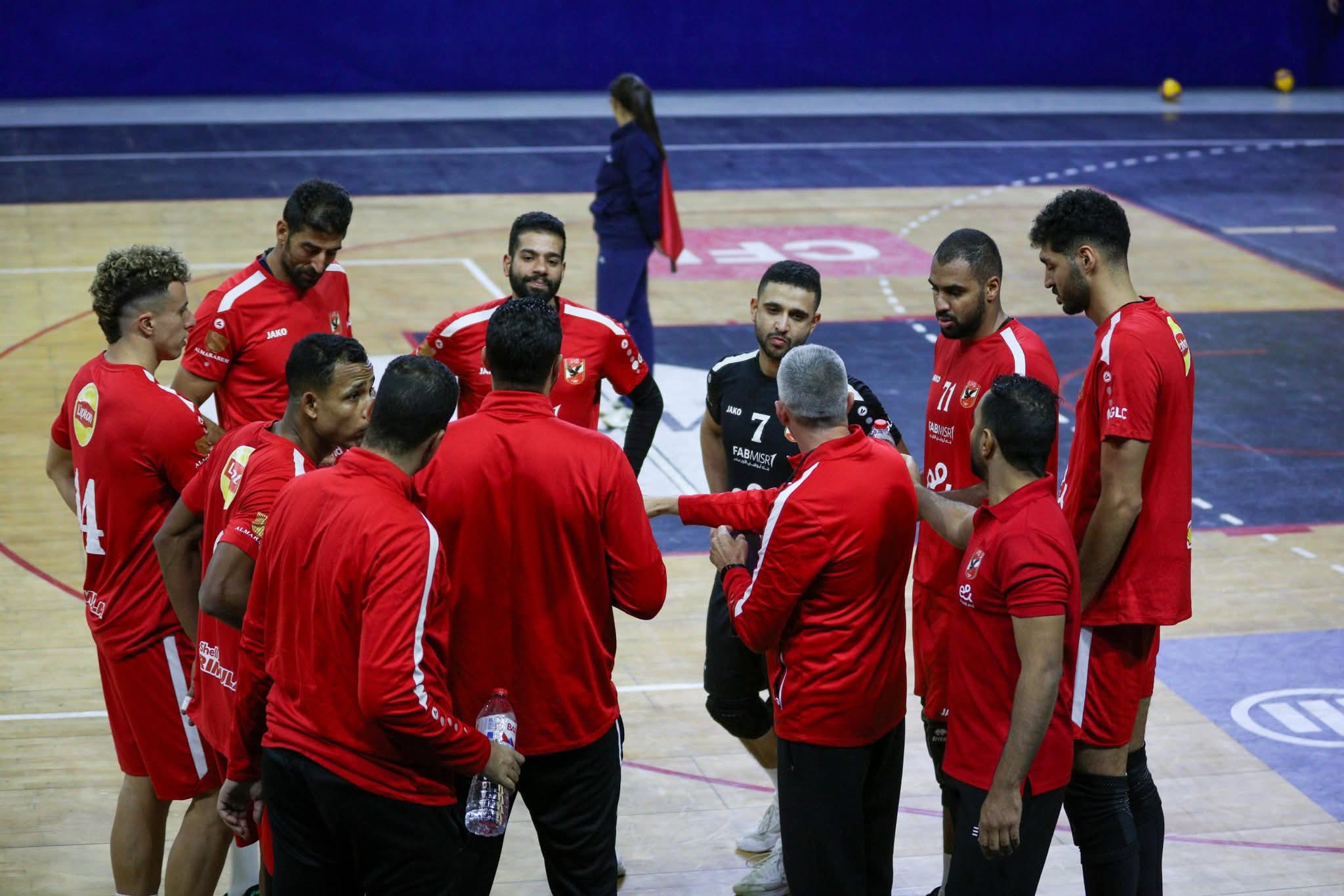 رجال طائرة الأهلي يواجه سبورتنج في دوري المرتبط 