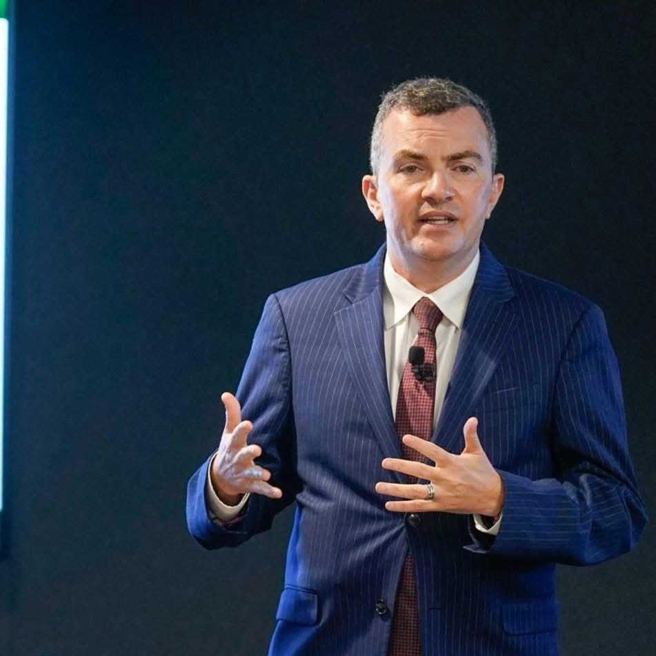 أحمد رستم وزير التخطيط ..