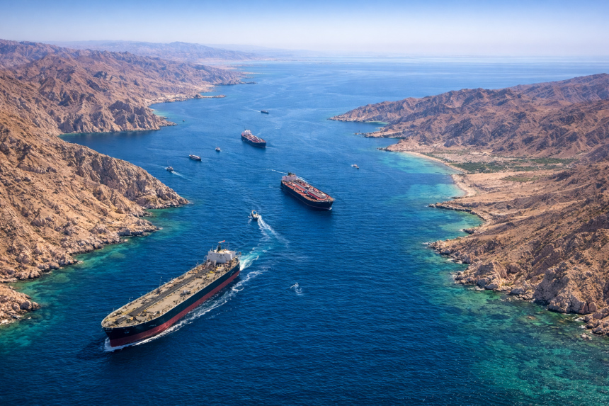 إيران: اتفاق وشيك مع عُمان لإنشاء ممر ملاحي آمن عبر مضيق هرمز