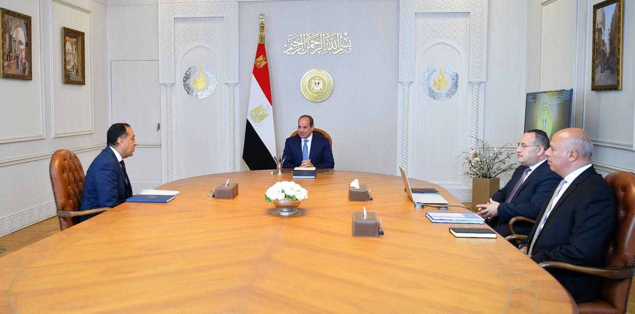 السيسي يناقش خطة العمل مع مدبولي ووزير التعليم